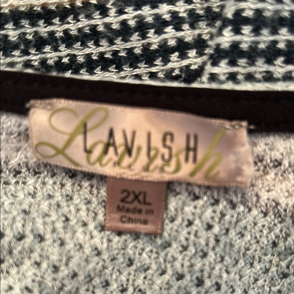 Lavish Black and White Dolman Sleeve Blouse - Picture 5 of 5